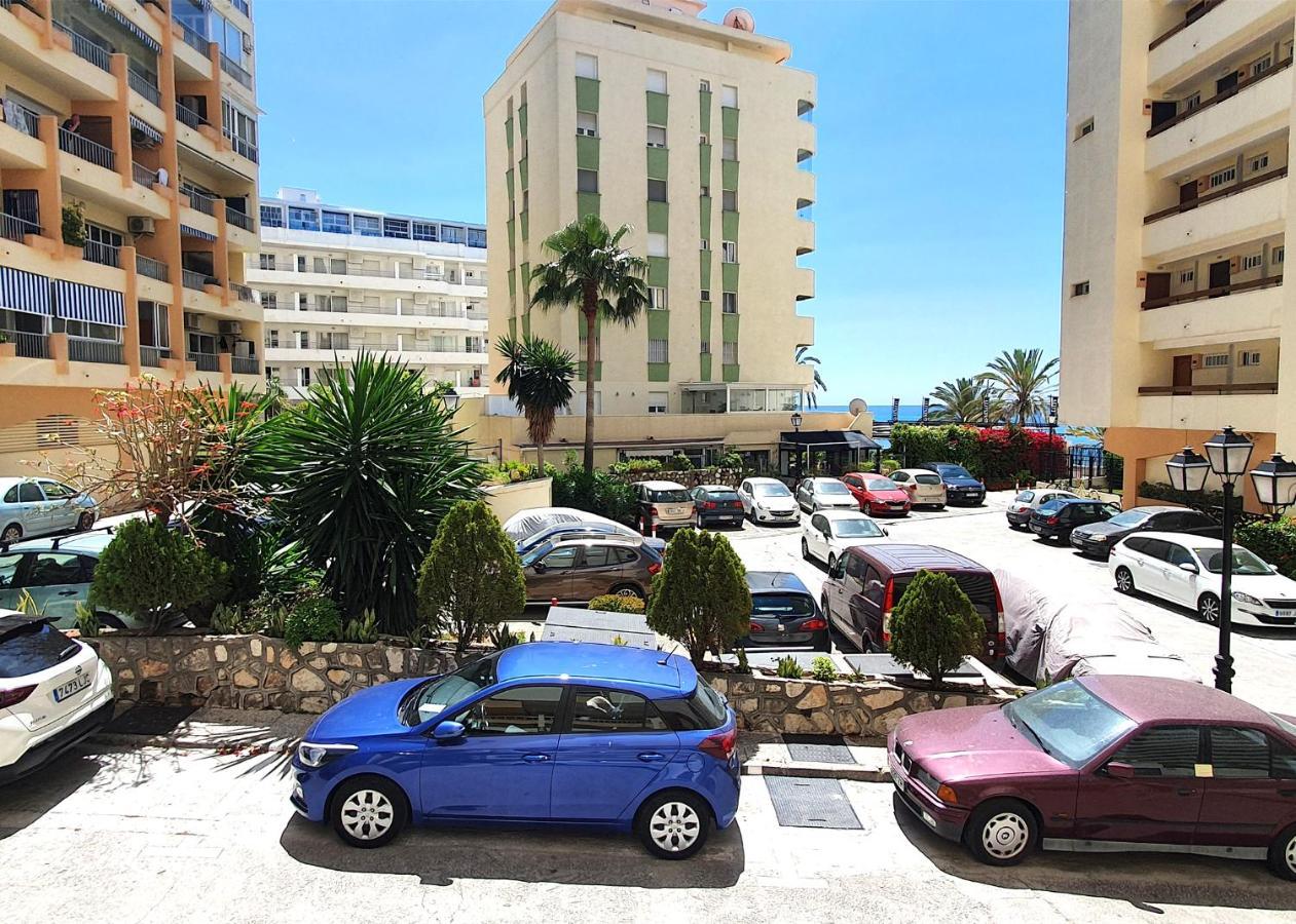 Beachfront Studio Apartment มาร์เบยา ภายนอก รูปภาพ