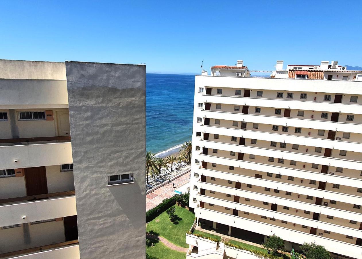 Beachfront Studio Apartment มาร์เบยา ภายนอก รูปภาพ