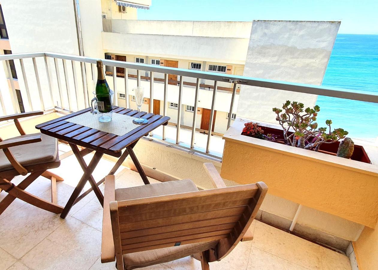 Beachfront Studio Apartment มาร์เบยา ภายนอก รูปภาพ