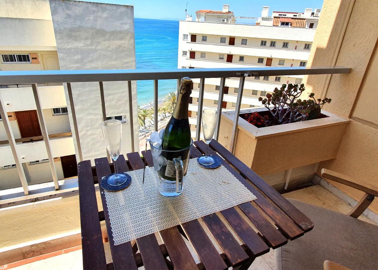 Beachfront Studio Apartment มาร์เบยา ภายนอก รูปภาพ
